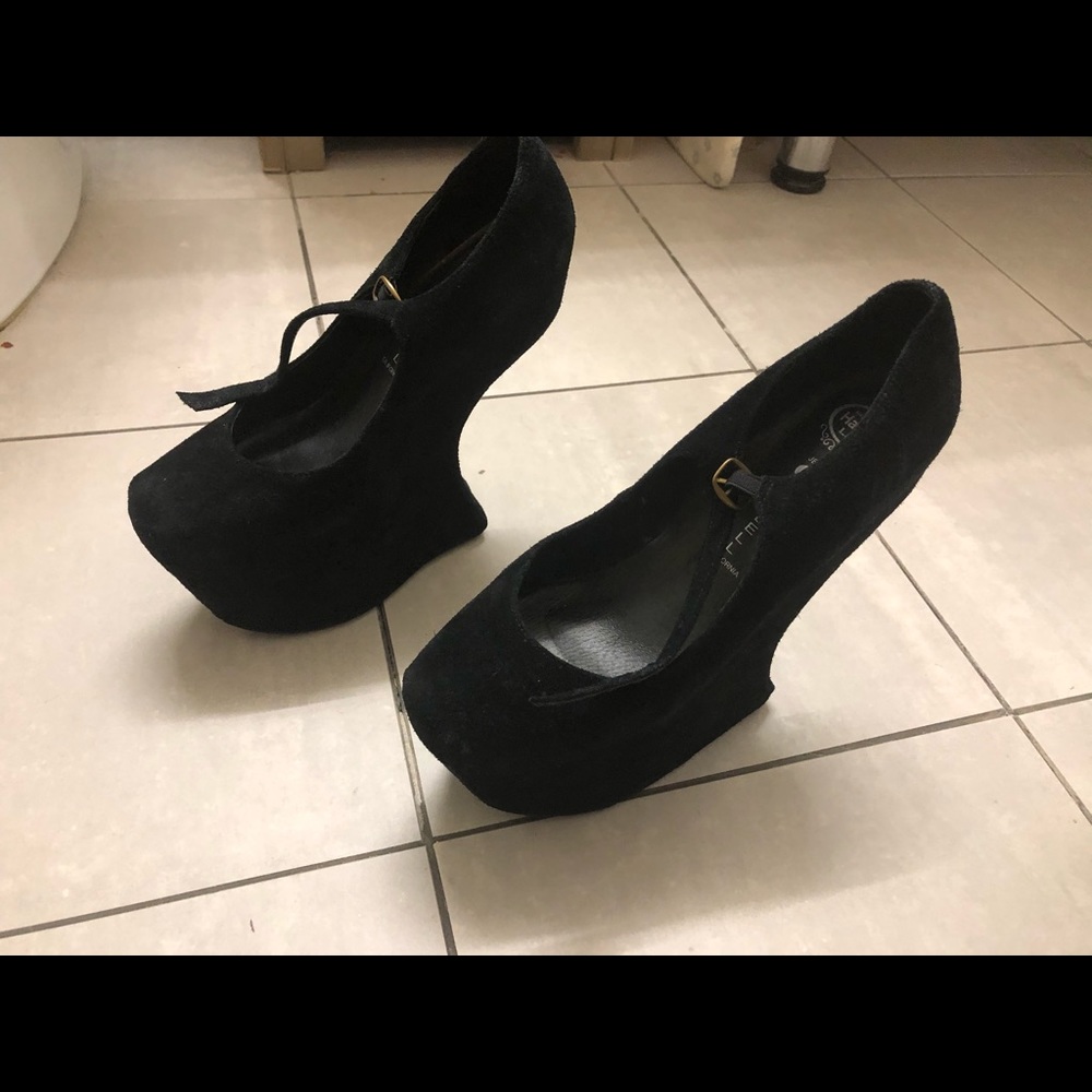 Jeffrey Campbell size 7M